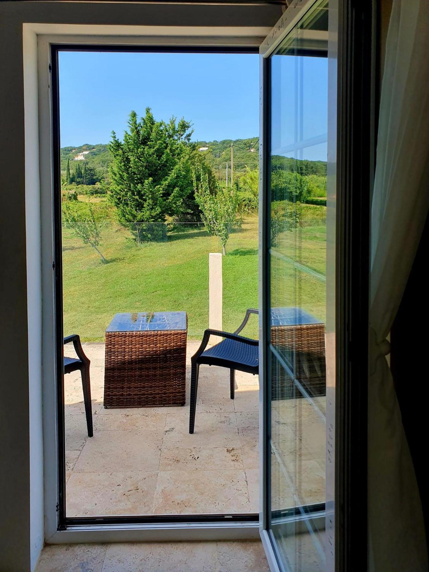 Chambre Cosy Avec Terrasse Sur La Colline Boisee, Parking Prive, Jardin, Calme, Climatisation, 10 Mn Pont Du Gard Num7 Rochefort-du-Gard Zewnętrze zdjęcie